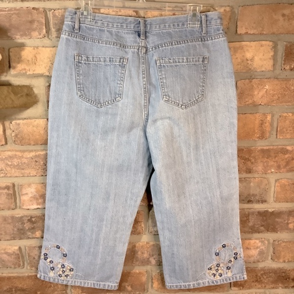 CHRISTOPHER & BANKS Embroidered Denim Capris 42 - Picture 2 of 8